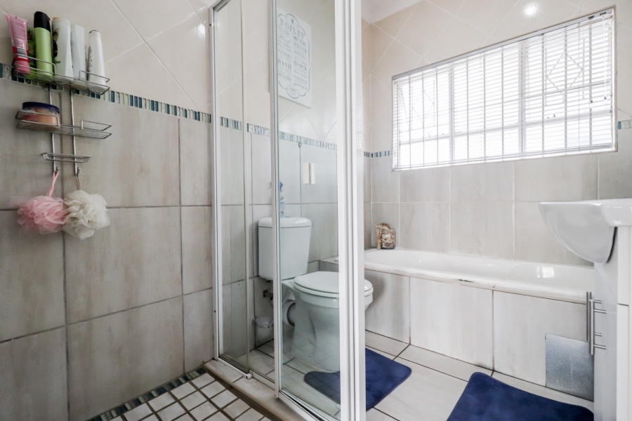 4 Bedroom Property for Sale in Brackenhurst Gauteng