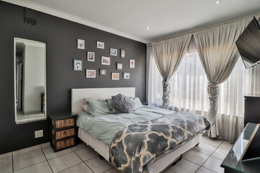 4 Bedroom Property for Sale in Brackenhurst Gauteng