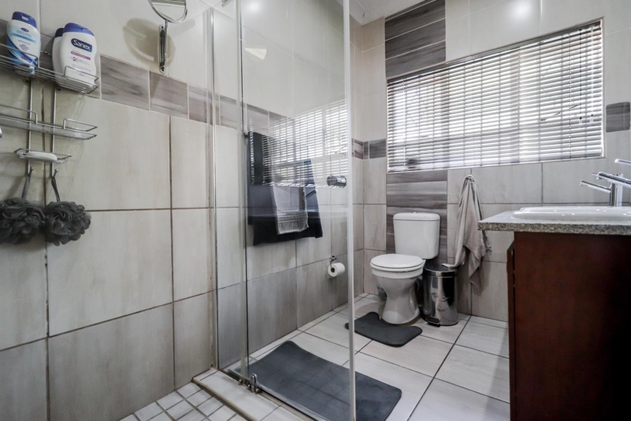 4 Bedroom Property for Sale in Brackenhurst Gauteng