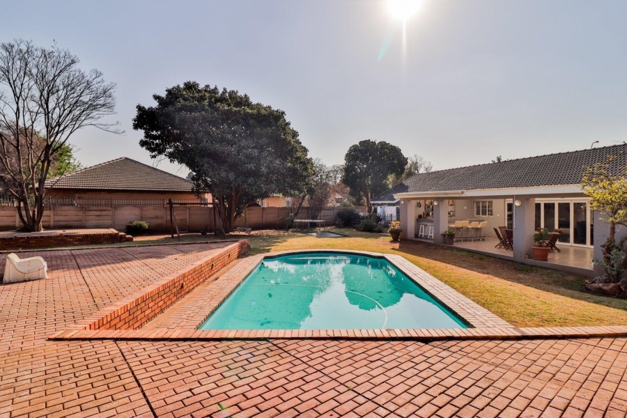 4 Bedroom Property for Sale in Brackenhurst Gauteng