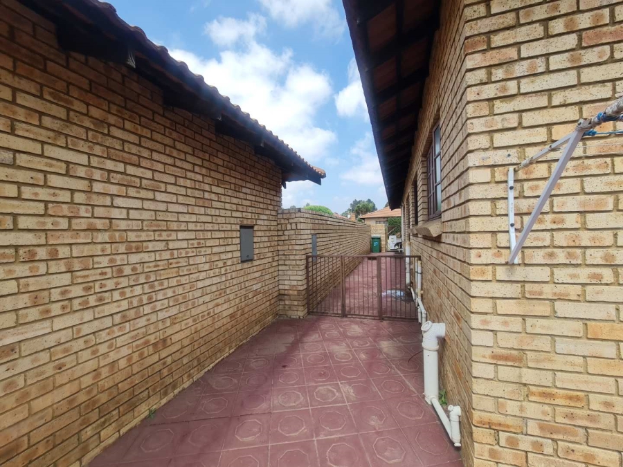 3 Bedroom Property for Sale in New Market Gauteng