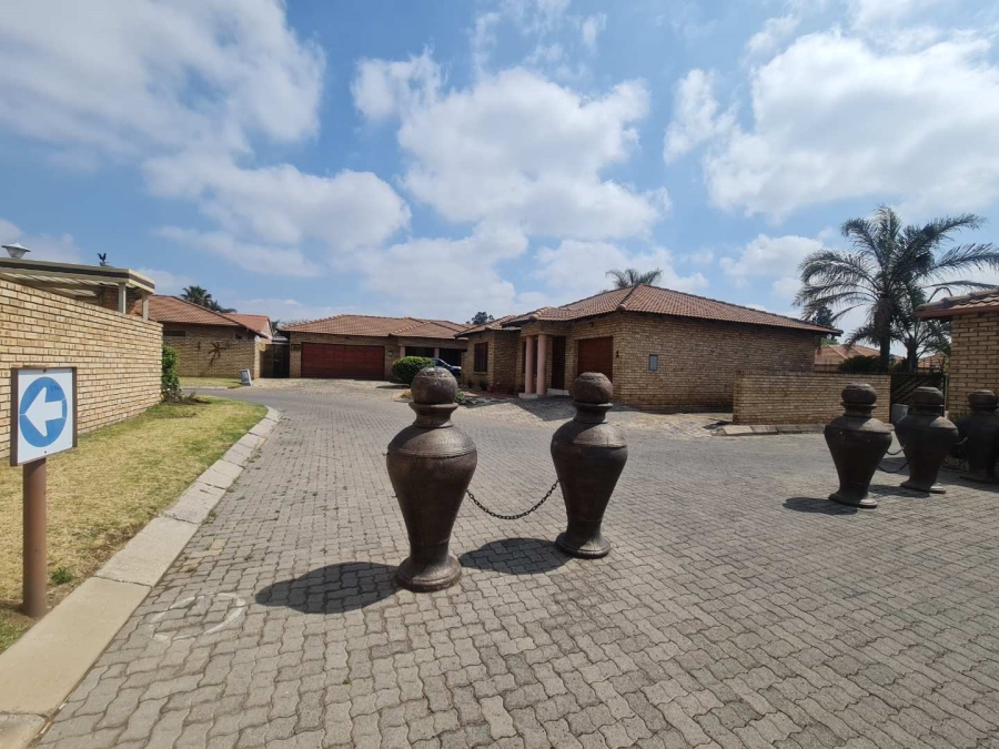 3 Bedroom Property for Sale in New Market Gauteng