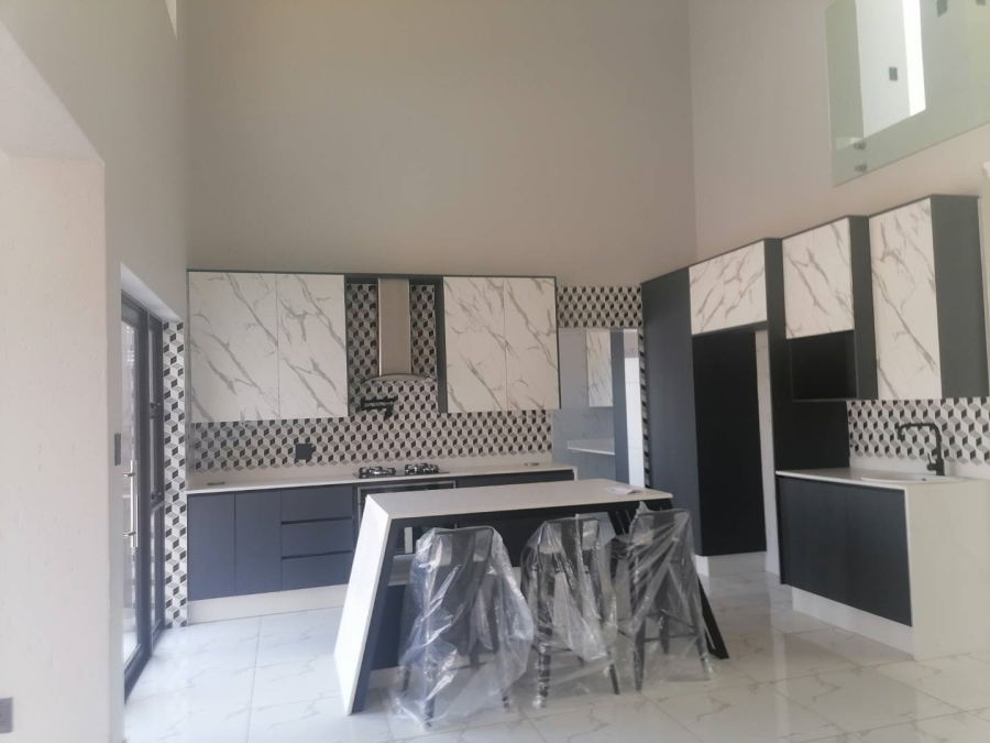 4 Bedroom Property for Sale in Helderwyk Gauteng