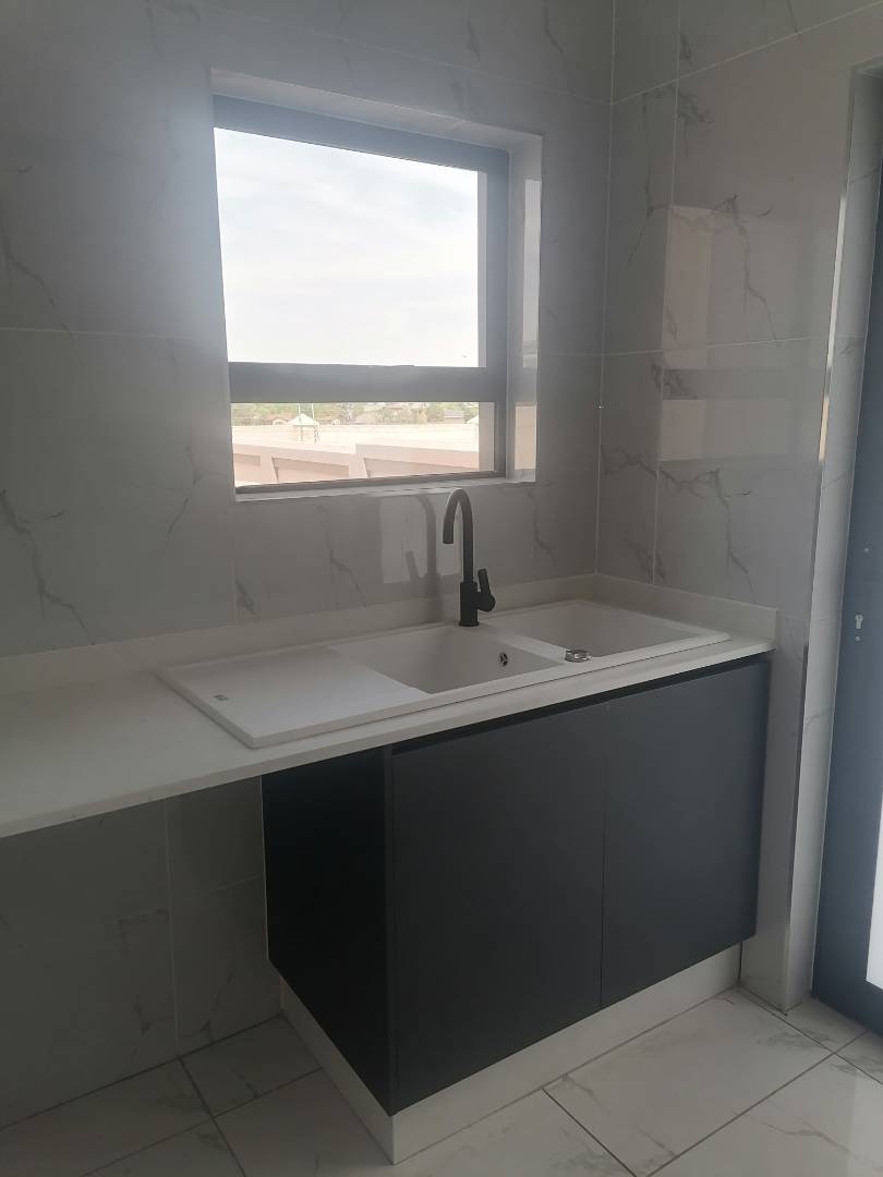 4 Bedroom Property for Sale in Helderwyk Gauteng