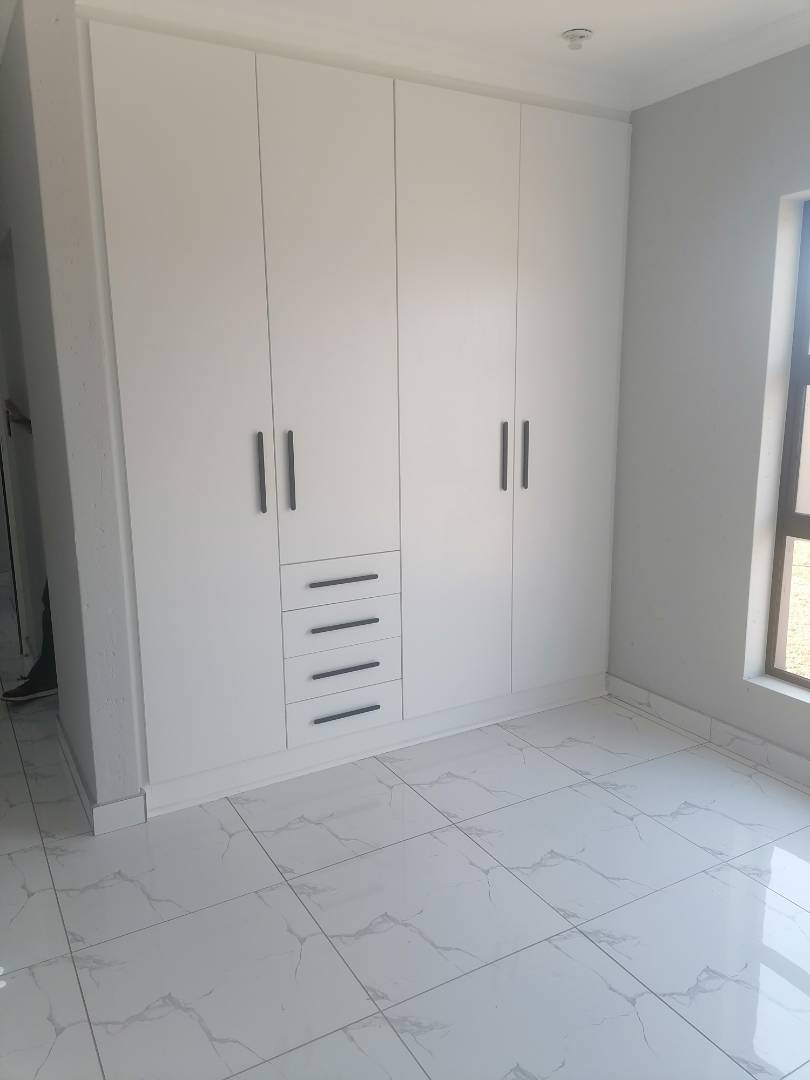 4 Bedroom Property for Sale in Helderwyk Gauteng