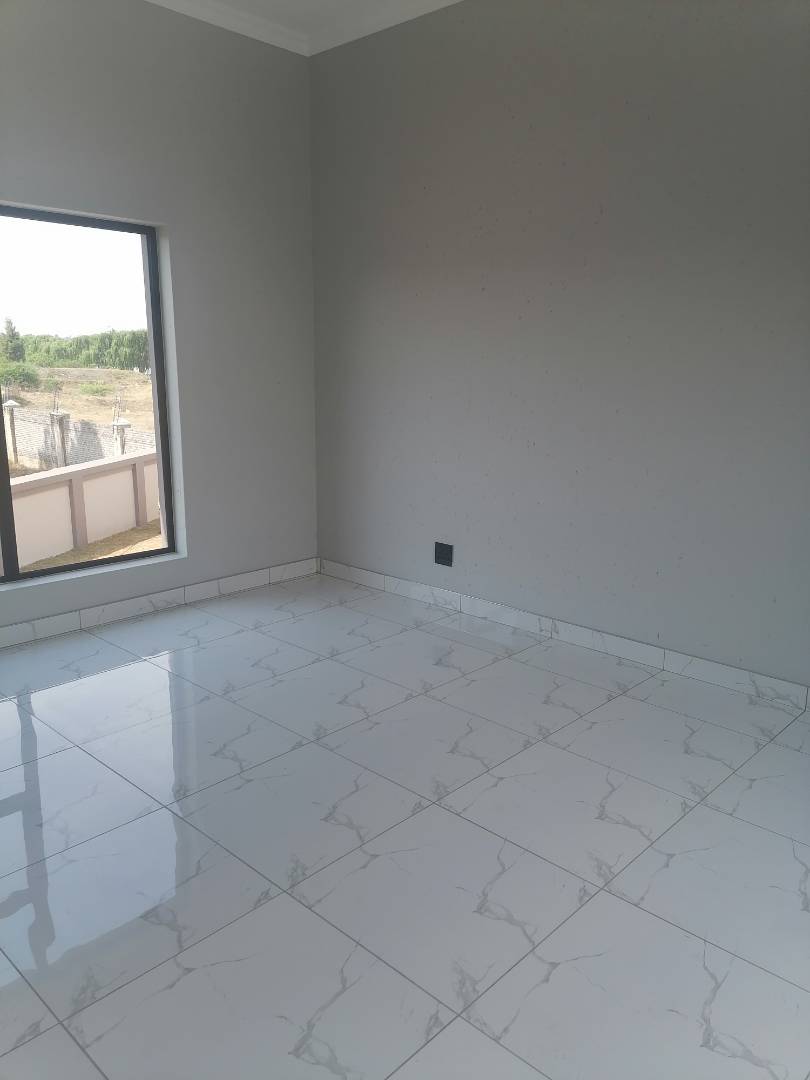 4 Bedroom Property for Sale in Helderwyk Gauteng