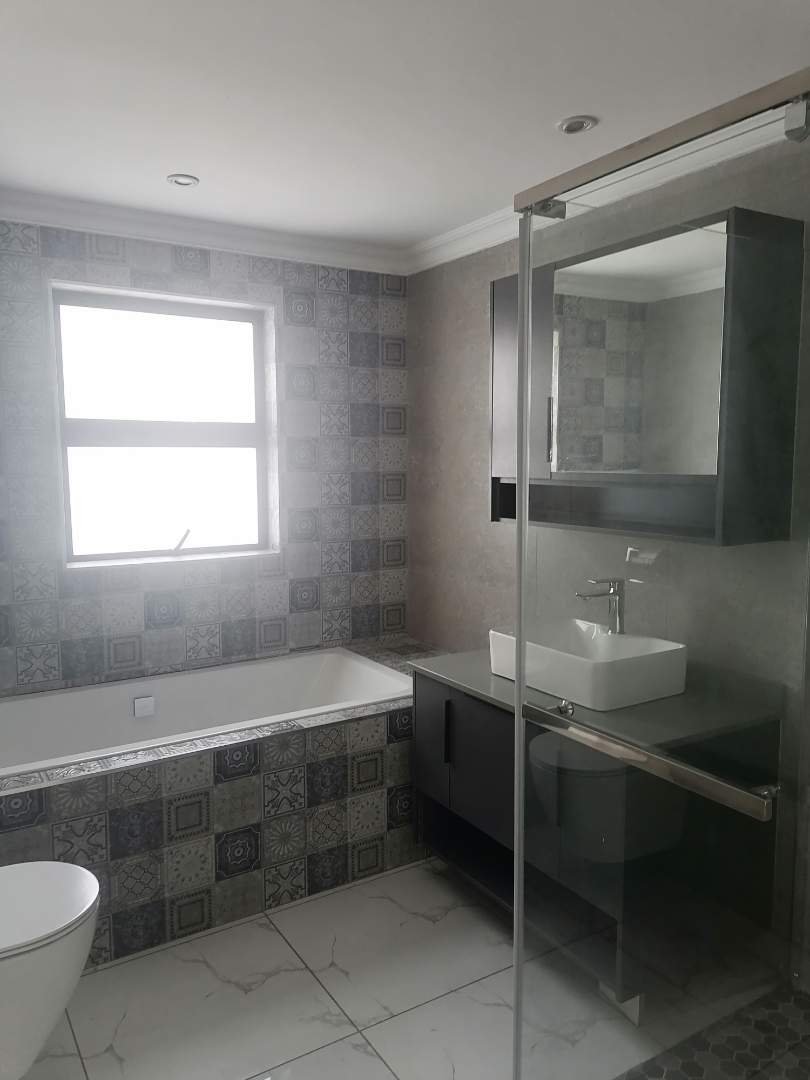 4 Bedroom Property for Sale in Helderwyk Gauteng