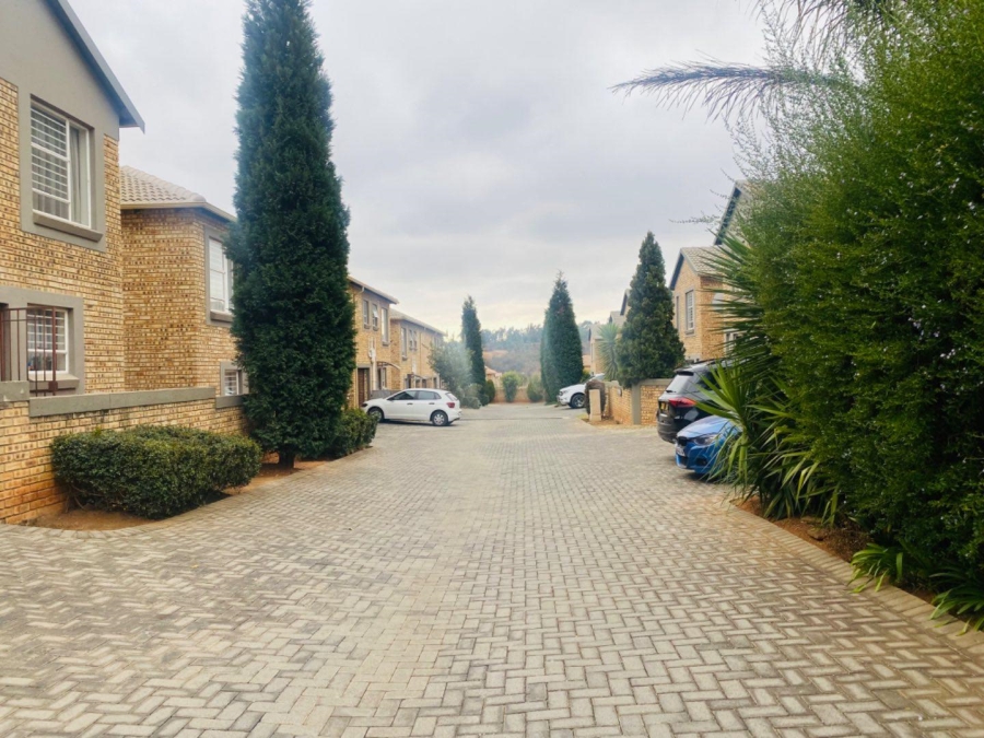 To Let 3 Bedroom Property for Rent in Wilgeheuwel Gauteng