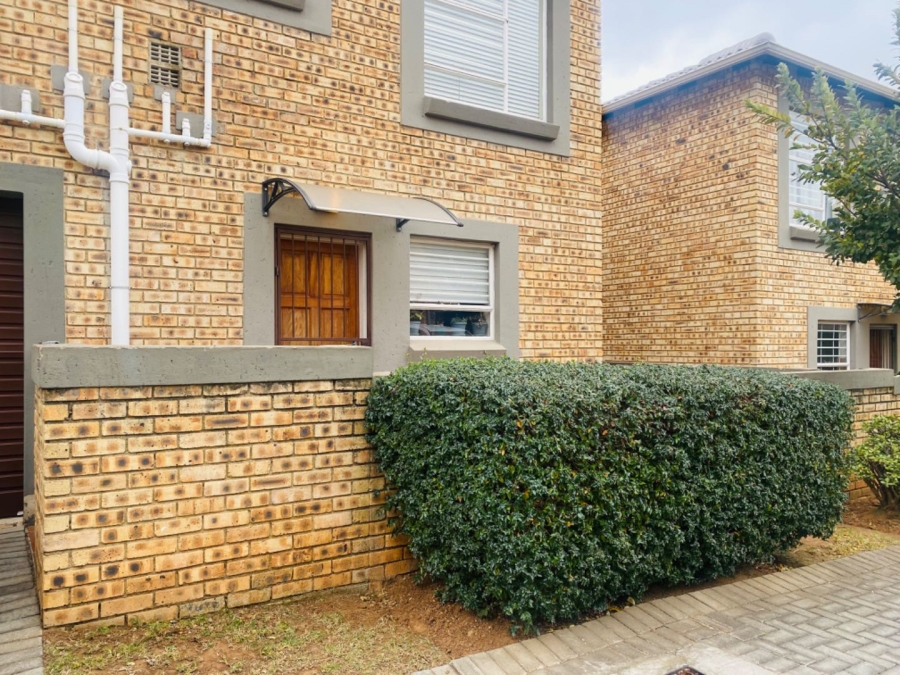 To Let 3 Bedroom Property for Rent in Wilgeheuwel Gauteng