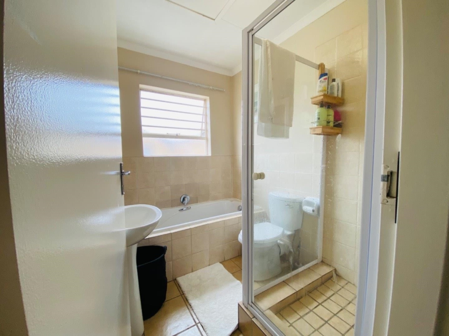 To Let 3 Bedroom Property for Rent in Wilgeheuwel Gauteng