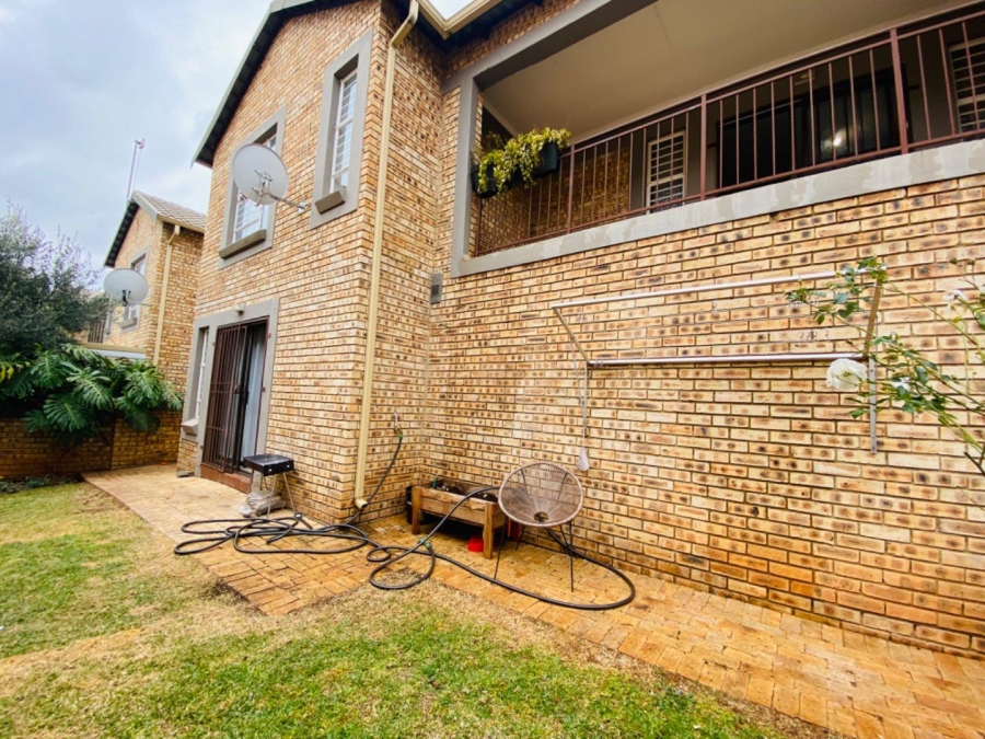 To Let 3 Bedroom Property for Rent in Wilgeheuwel Gauteng