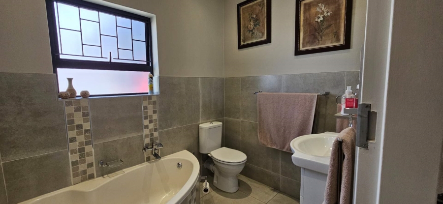 3 Bedroom Property for Sale in Brackenhurst Gauteng