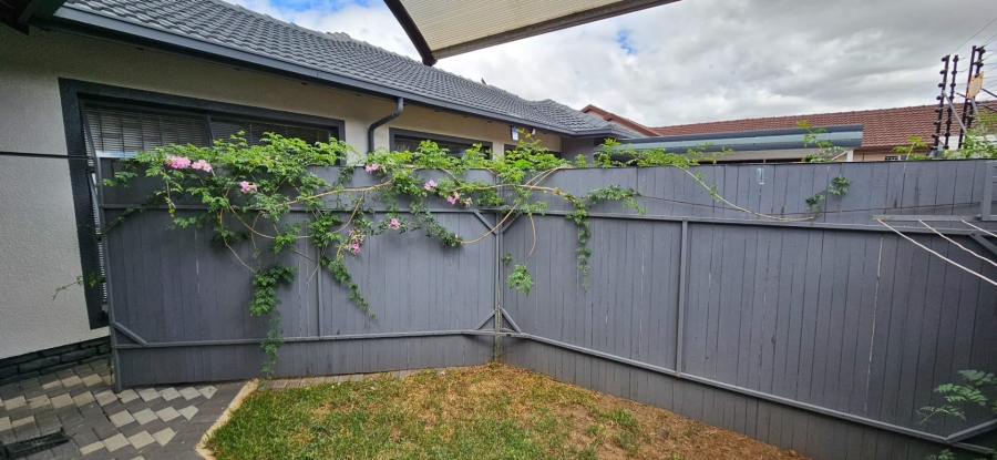 3 Bedroom Property for Sale in Brackenhurst Gauteng