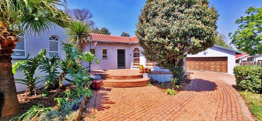5 Bedroom Property for Sale in Verwoerdpark Gauteng