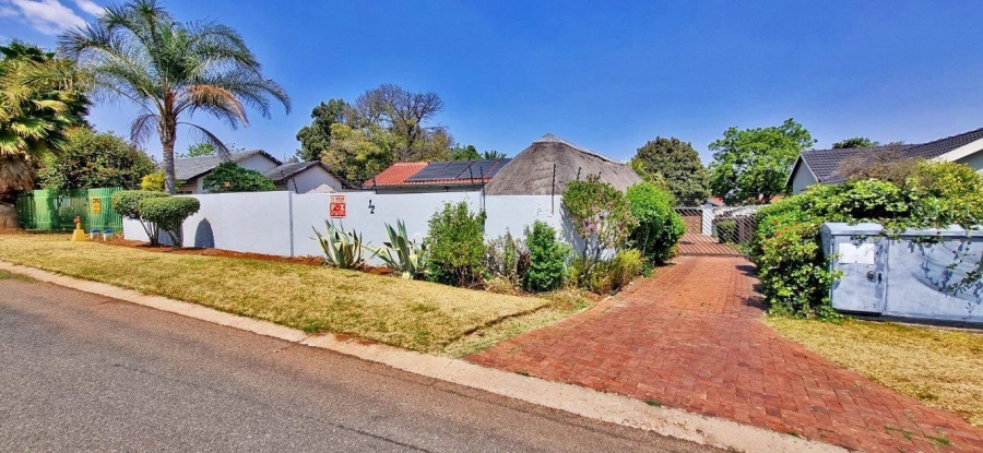 5 Bedroom Property for Sale in Verwoerdpark Gauteng