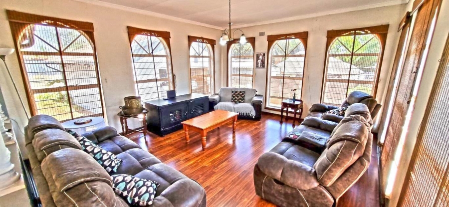 5 Bedroom Property for Sale in Verwoerdpark Gauteng
