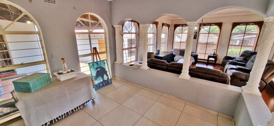5 Bedroom Property for Sale in Verwoerdpark Gauteng