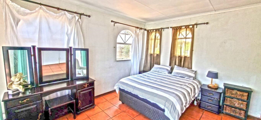 5 Bedroom Property for Sale in Verwoerdpark Gauteng