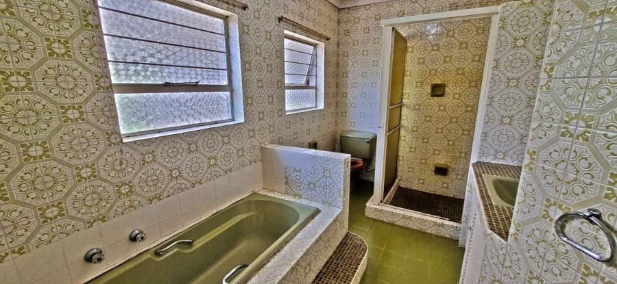 5 Bedroom Property for Sale in Verwoerdpark Gauteng