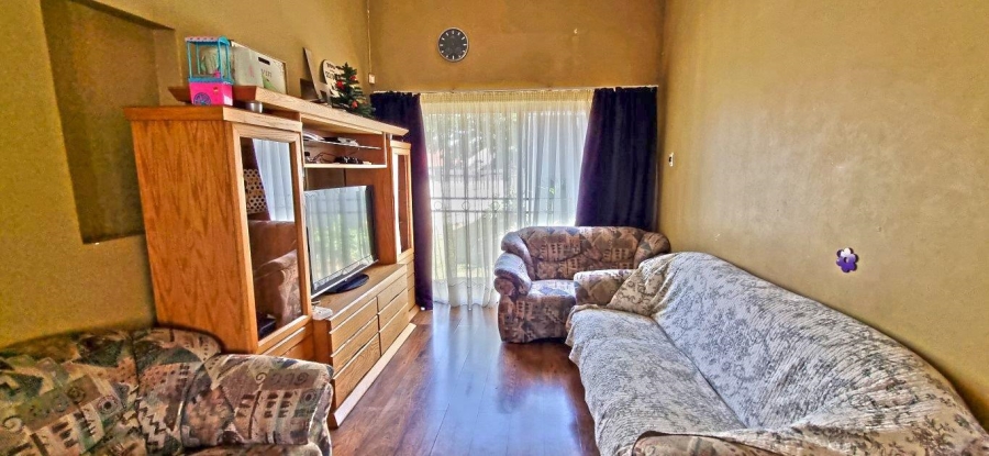 5 Bedroom Property for Sale in Verwoerdpark Gauteng