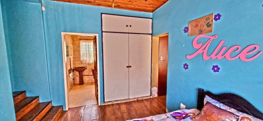 5 Bedroom Property for Sale in Verwoerdpark Gauteng