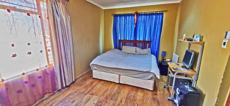 5 Bedroom Property for Sale in Verwoerdpark Gauteng