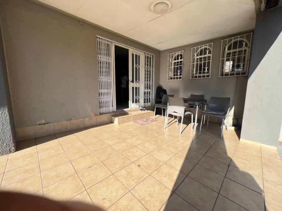 3 Bedroom Property for Sale in Brackendowns Gauteng
