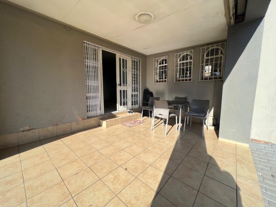 3 Bedroom Property for Sale in Brackendowns Gauteng