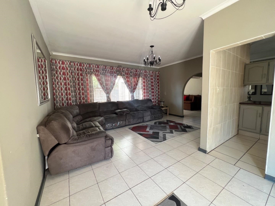 3 Bedroom Property for Sale in Brackendowns Gauteng