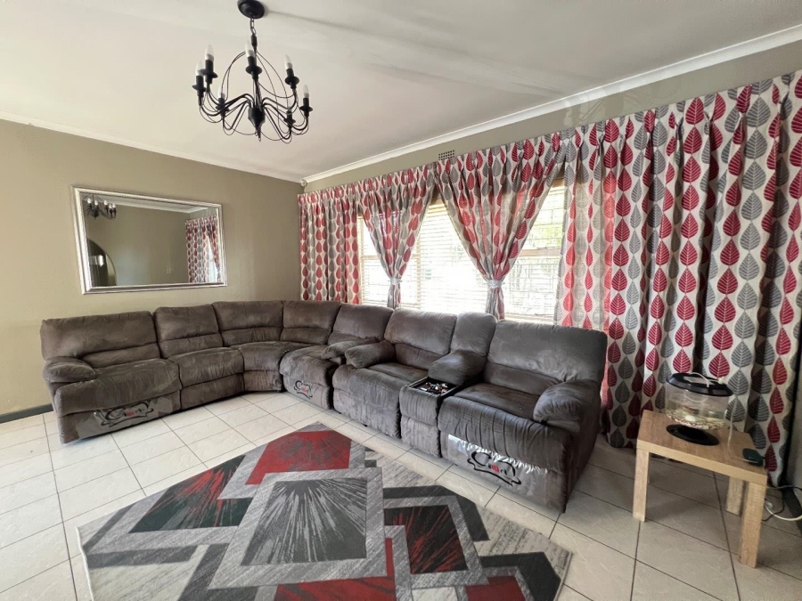 3 Bedroom Property for Sale in Brackendowns Gauteng
