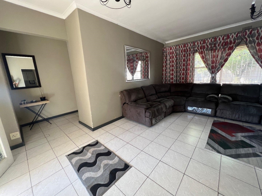 3 Bedroom Property for Sale in Brackendowns Gauteng