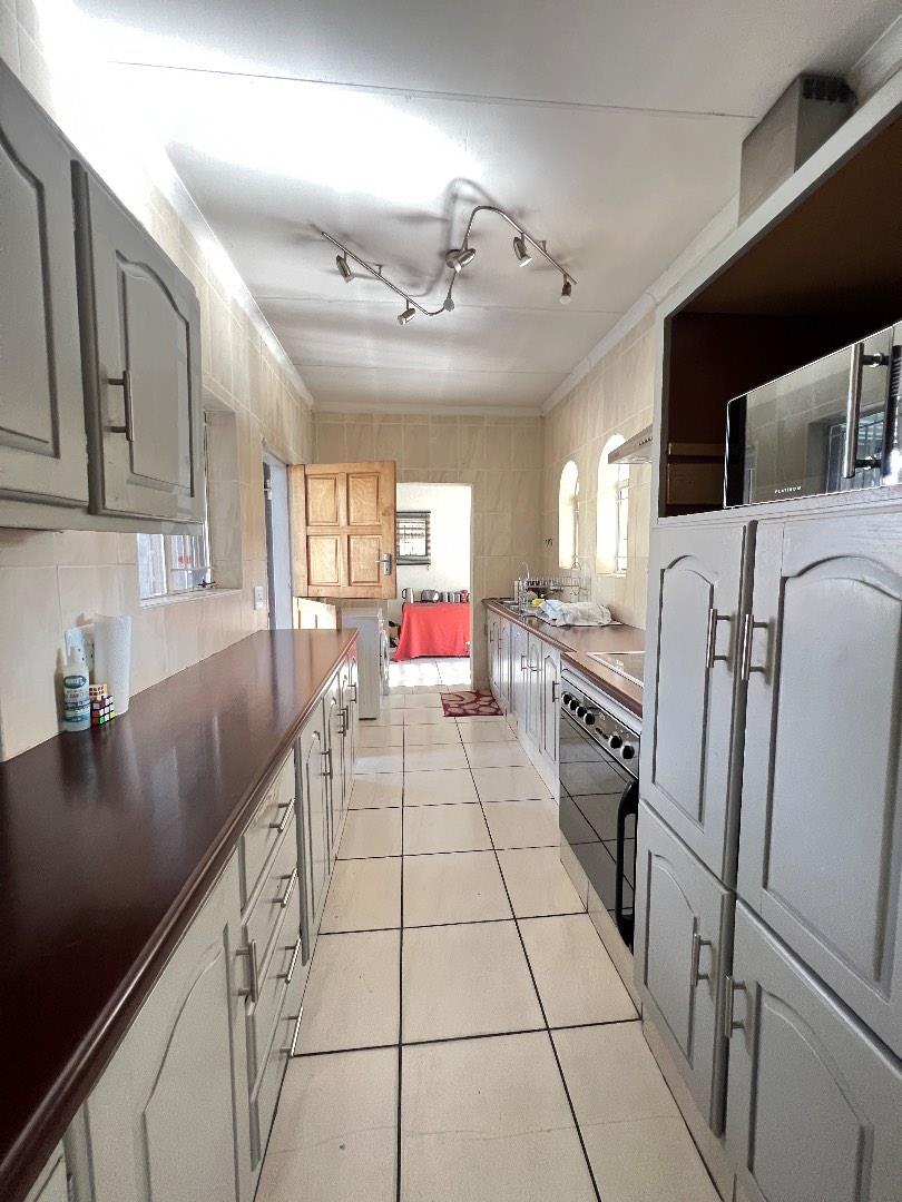 3 Bedroom Property for Sale in Brackendowns Gauteng