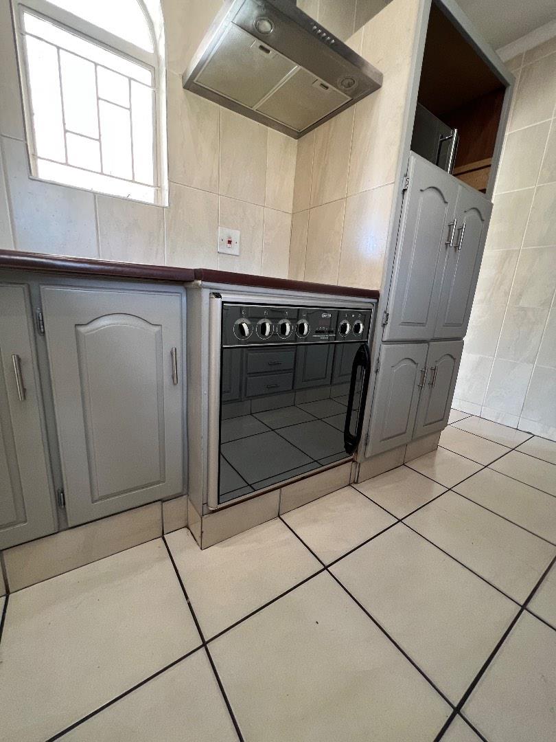 3 Bedroom Property for Sale in Brackendowns Gauteng