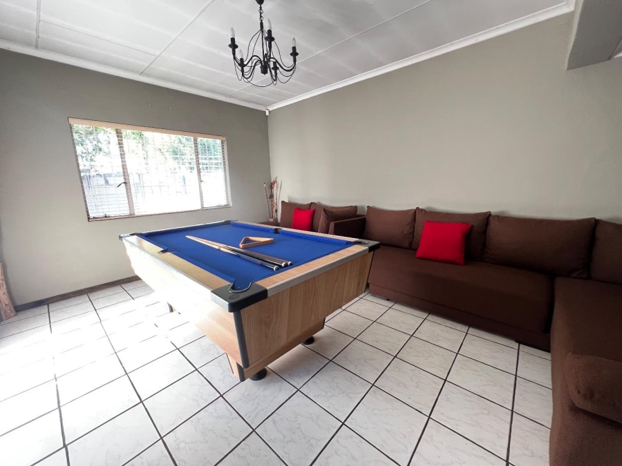 3 Bedroom Property for Sale in Brackendowns Gauteng
