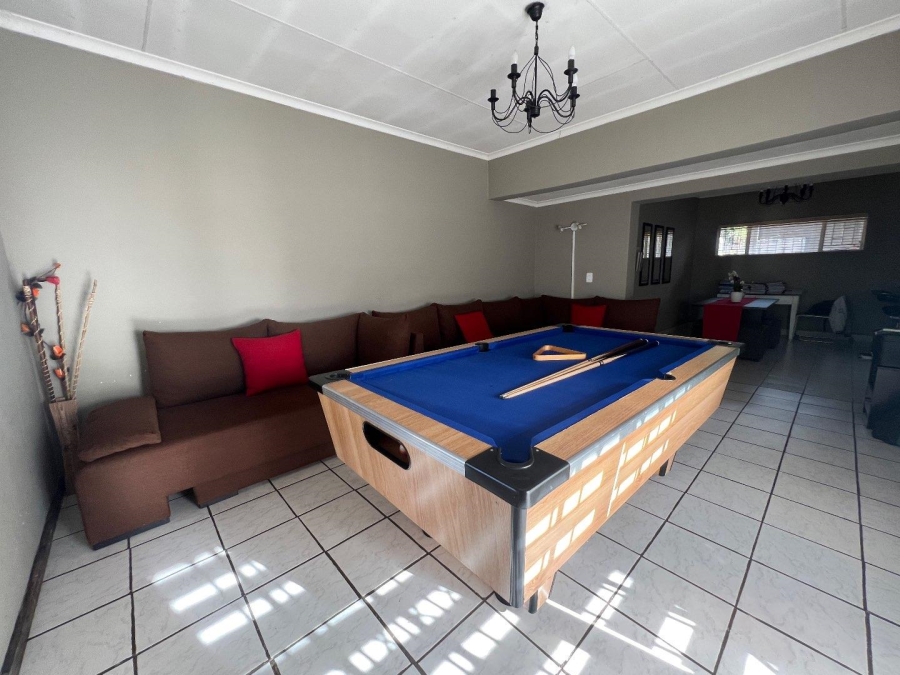 3 Bedroom Property for Sale in Brackendowns Gauteng