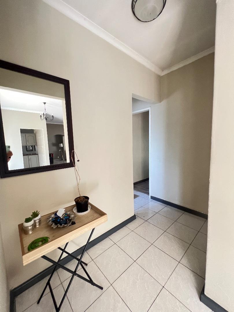 3 Bedroom Property for Sale in Brackendowns Gauteng