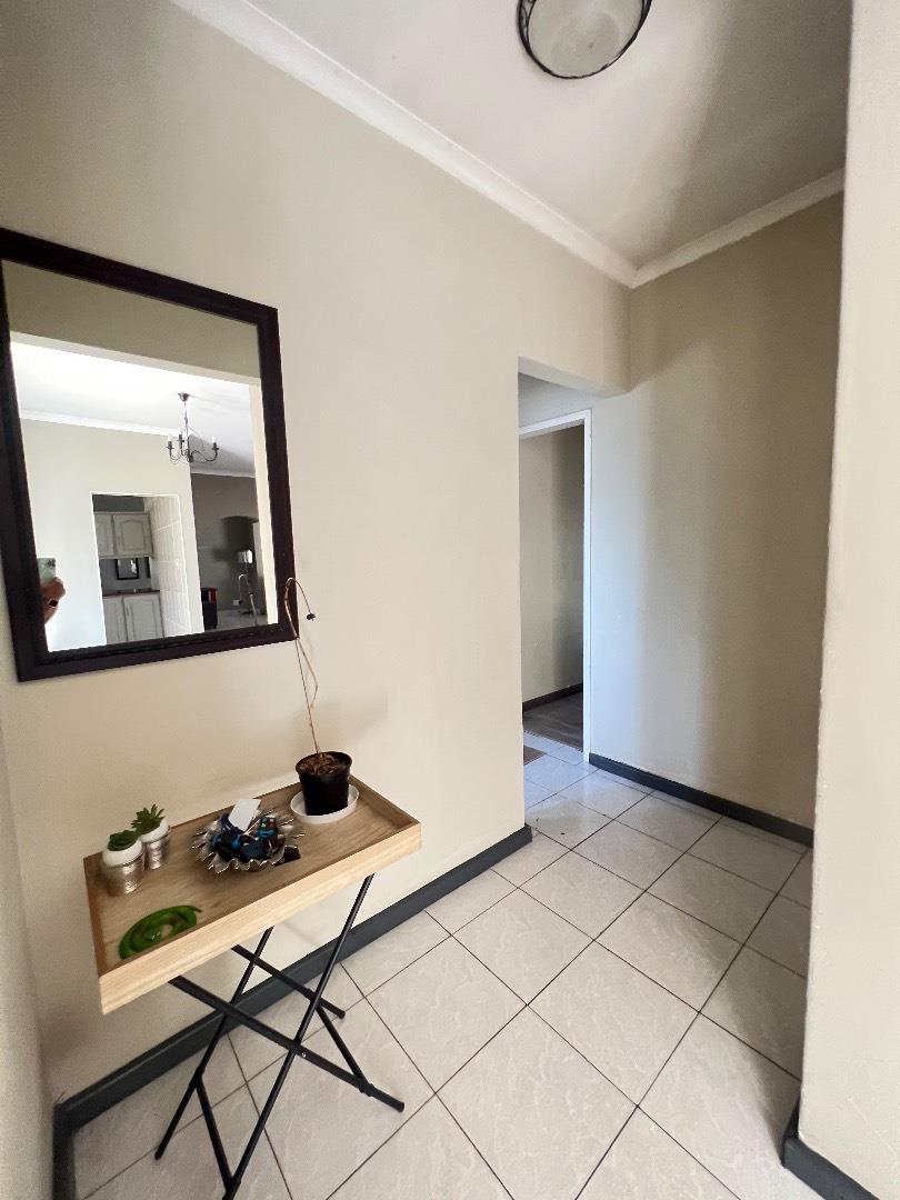 3 Bedroom Property for Sale in Brackendowns Gauteng
