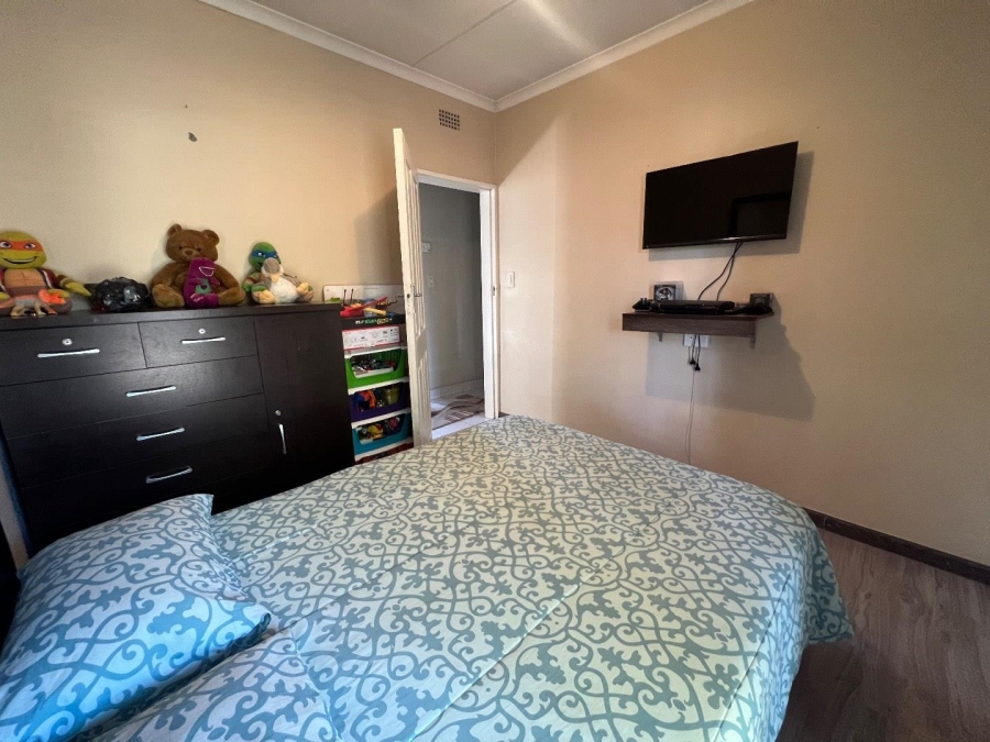 3 Bedroom Property for Sale in Brackendowns Gauteng