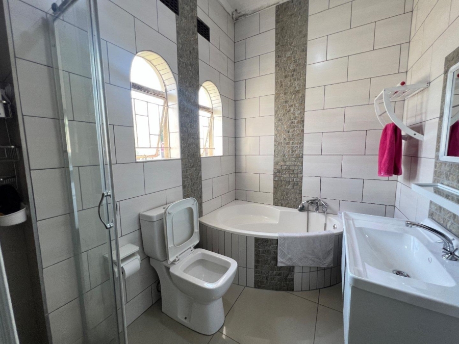 3 Bedroom Property for Sale in Brackendowns Gauteng