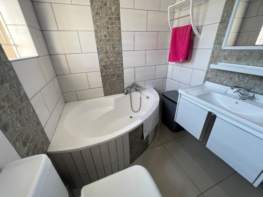 3 Bedroom Property for Sale in Brackendowns Gauteng