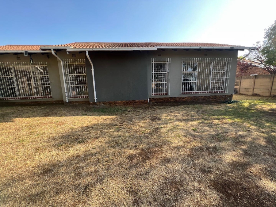 3 Bedroom Property for Sale in Brackendowns Gauteng