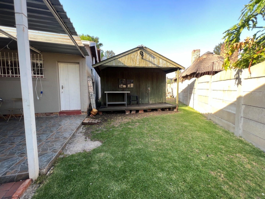 3 Bedroom Property for Sale in Brackendowns Gauteng