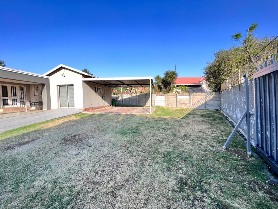 3 Bedroom Property for Sale in Brackendowns Gauteng
