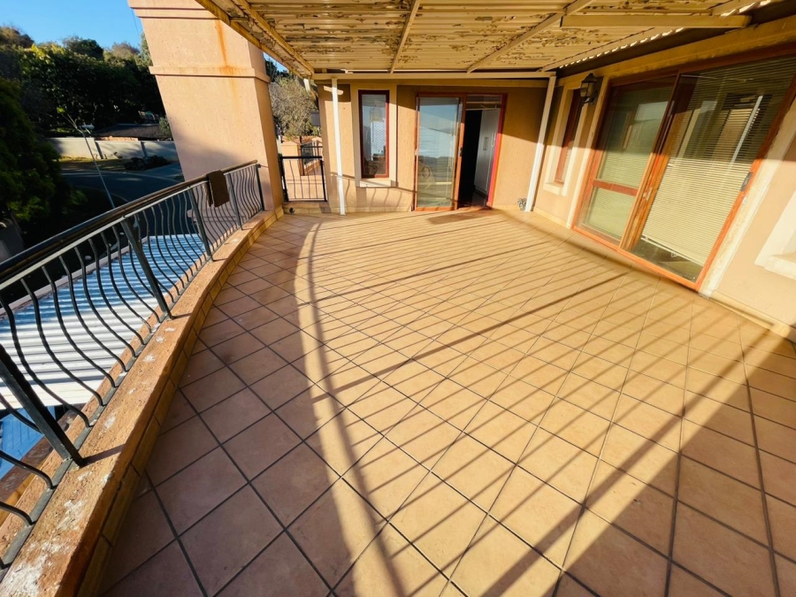 3 Bedroom Property for Sale in Mulbarton Gauteng