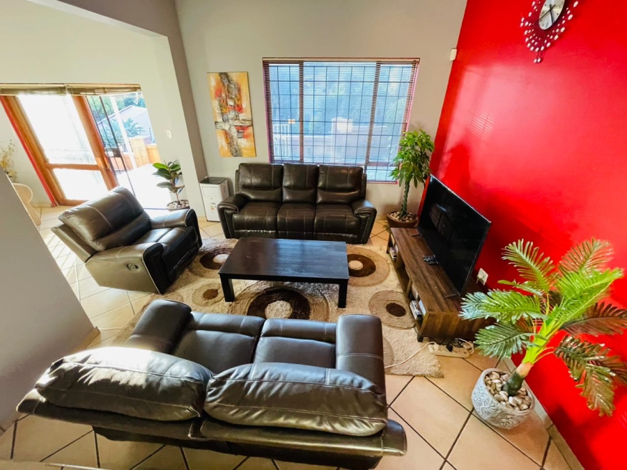 3 Bedroom Property for Sale in Mulbarton Gauteng