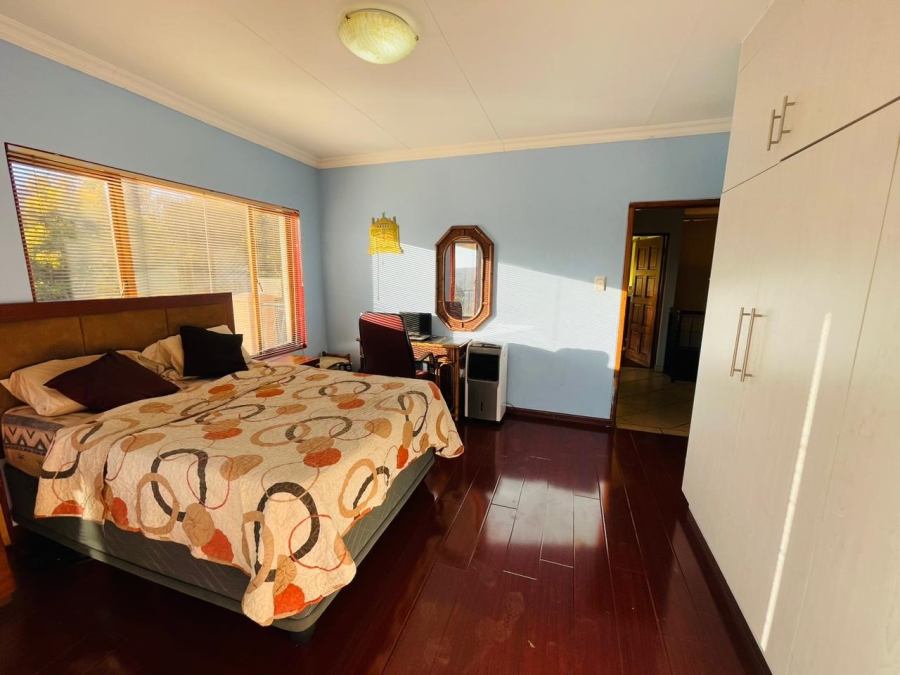3 Bedroom Property for Sale in Mulbarton Gauteng