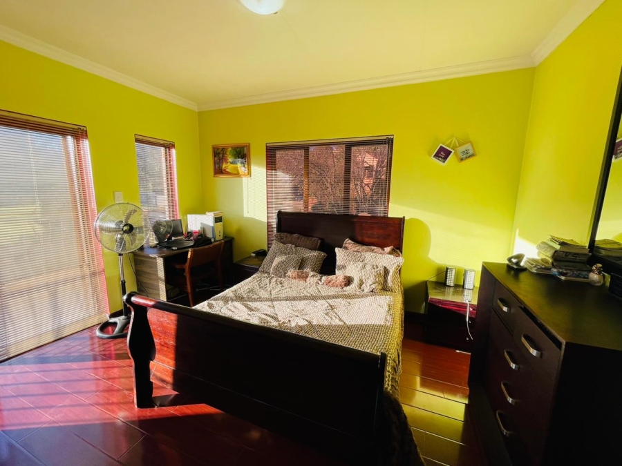 3 Bedroom Property for Sale in Mulbarton Gauteng