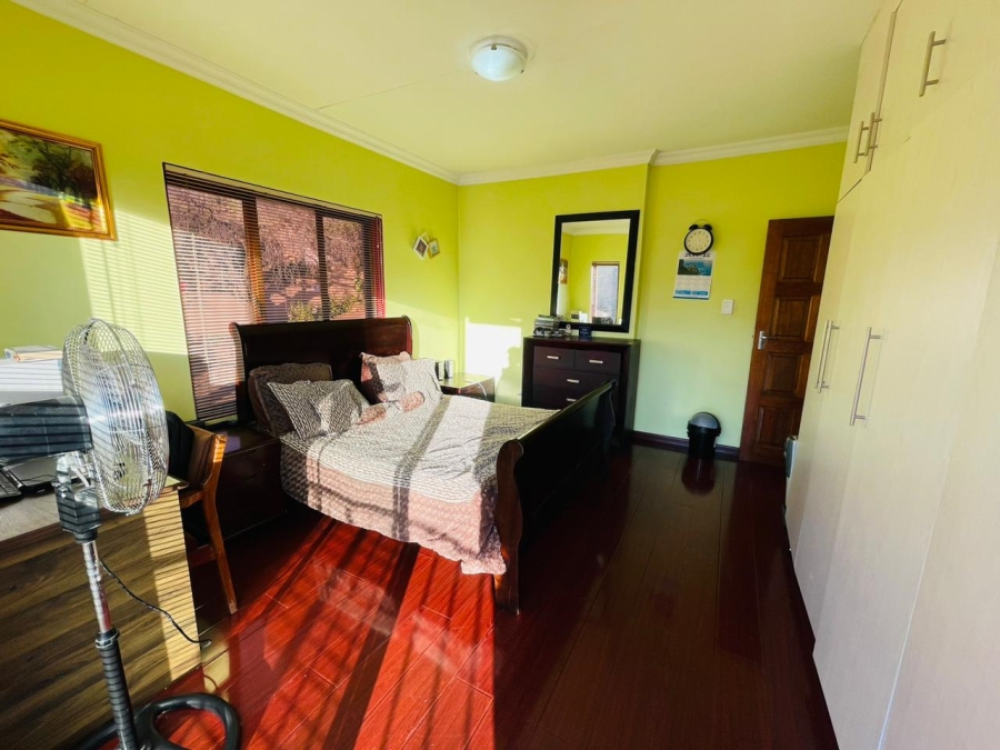 3 Bedroom Property for Sale in Mulbarton Gauteng