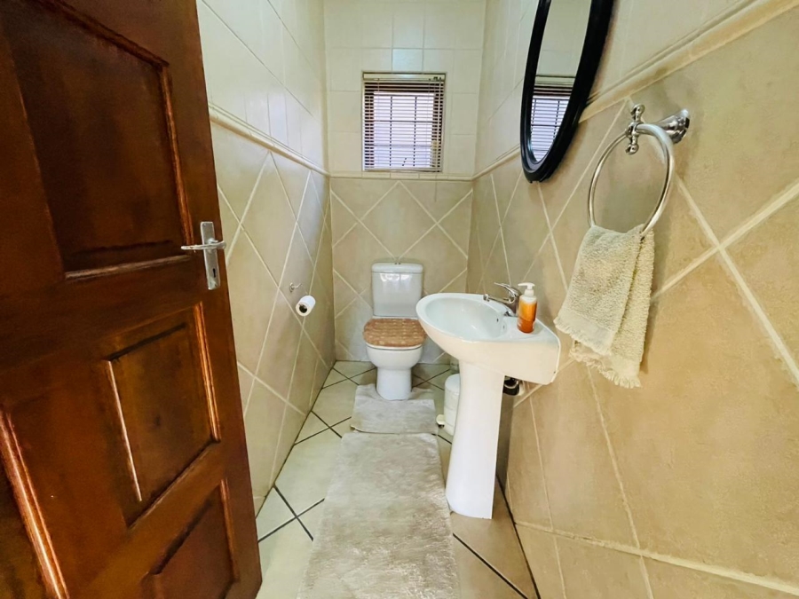 3 Bedroom Property for Sale in Mulbarton Gauteng