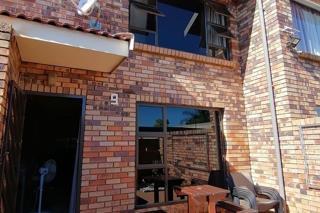 2 Bedroom Property for Sale in New Redruth Gauteng